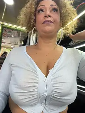 Katti_Barrera - Flash pussy +oil 😈