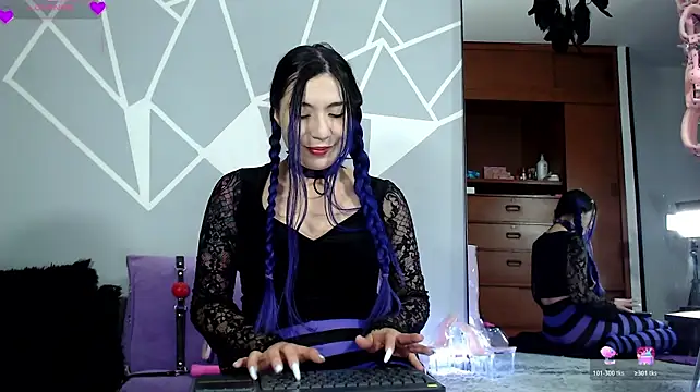 Karlamoon23 - I show you off my bra