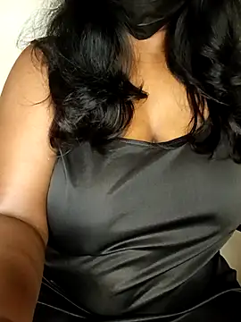 Mallu_karthika - Oil my boobies