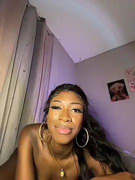 Nina_Velveta