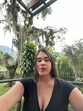 BellaLeclair_ - Short down and show my assss
