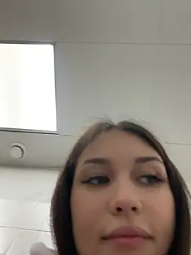 Anyway - 1st time Flash my pussy here 😗