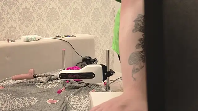 LesleyMil - gentle blowjob/control 2 min