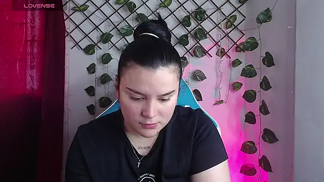 Nika_1_ - montrer la chatte