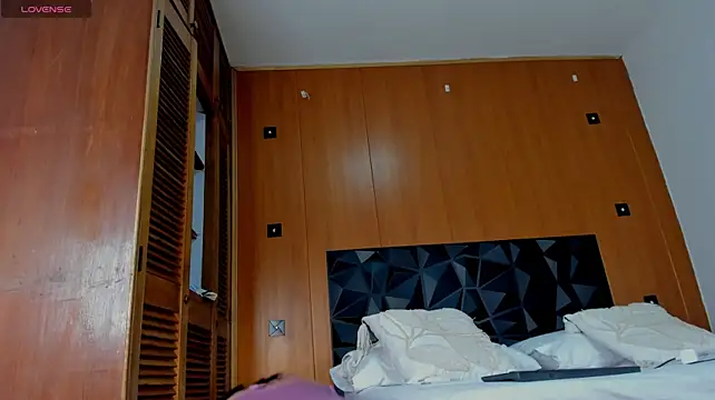 Wendy_Marchall - spanks ass
