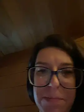 NadiraNoor - Dare to make me orgasm in public sauna?