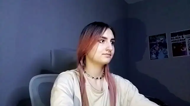 MayaGrins - kiss cam