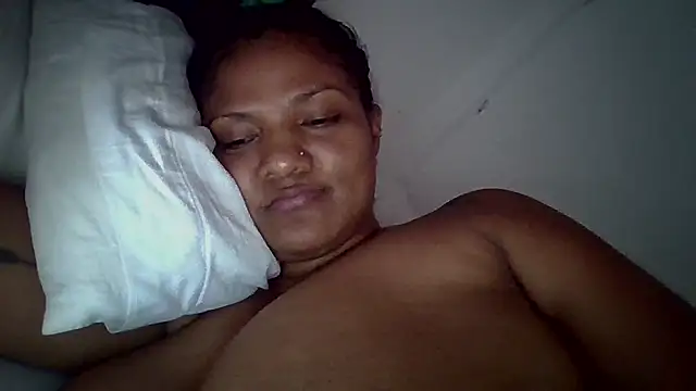 Alejandraboobs07 - quieres bañarte conmigo cariño?