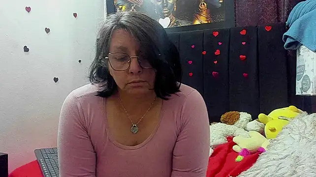 Evaaross_2345 - my toy in the clitoris