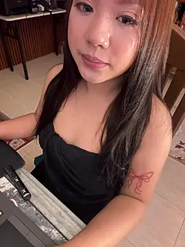 SweetieeFox - make me naked and cum public first time