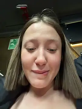 Sophie_Avory - Show tits Eva+shake it+massage 🍒