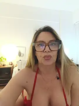 Lolavalecuatro - Pussy in your face (with a thong)