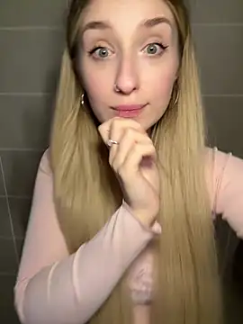 LollyPollly - TAKE OFF PANTIES+THROW TO THEM