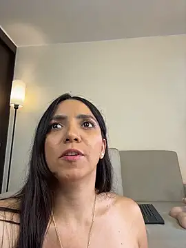 NataliaBuiles - OIL PUSSY- FINGERS MY TIGHT PUSYY