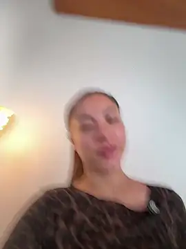 Karen_San_Miguel - Flash tits in bar + play nipples 😈
