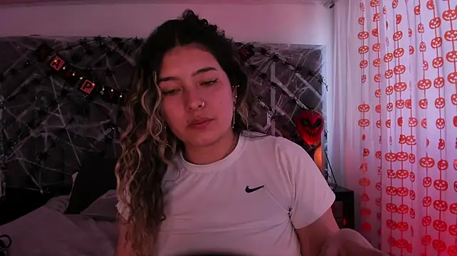 ChloeBelle_ - Take off my panties. 🍑🔥