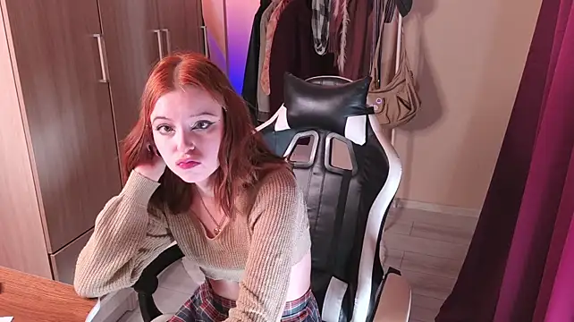 LappyTappa - Doggy Pose & Spank Booty