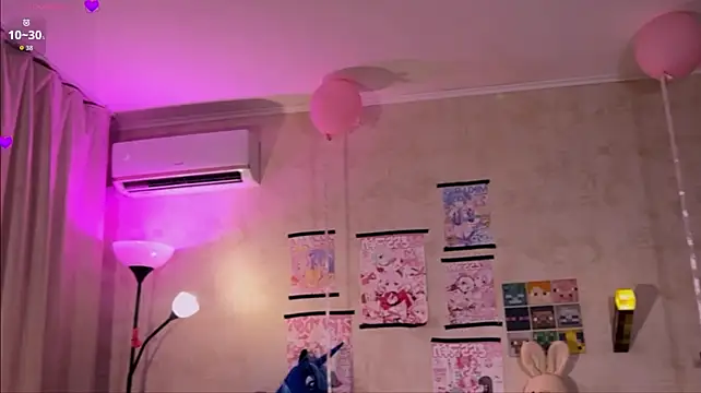 Fluttershyyy - sucking 2 fingers in close shot