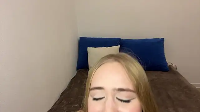 SexyLuxymur - pull my panties down