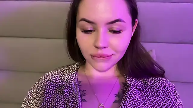 AlmaryKim - show body + boobs + feet