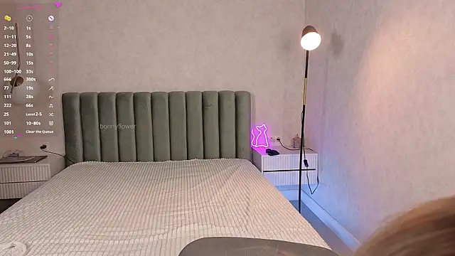 Bonnyfloweer - take my hands off my boobs