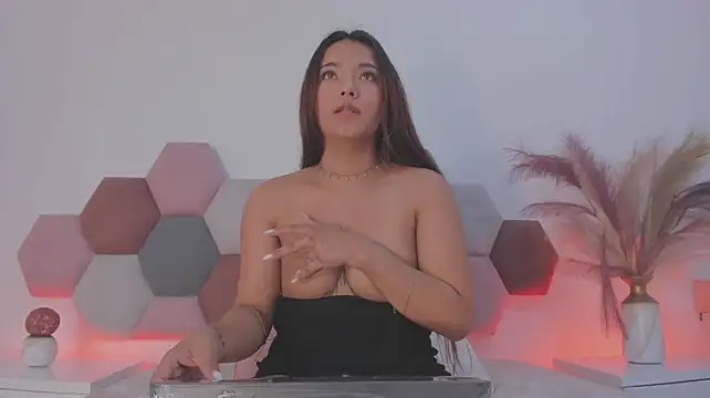 LilaRoss - plug anal