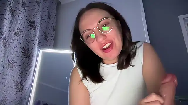 KamilaXHot - I'll take off my bra for 3 minutes