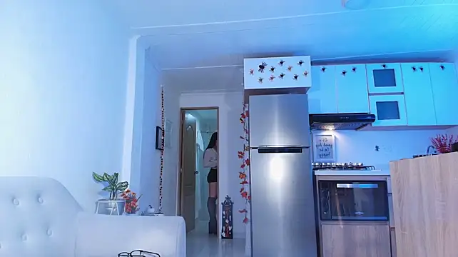 DannaHyde - Oil show and Twerk naked 😍🤠😋🎃💦🙈😈