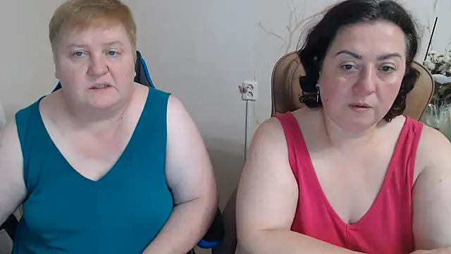 Lindy-Jeanie - lick boobs and lick pussy brunette))