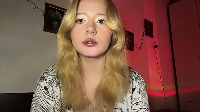 ElanorGahan - massage my boobs close up