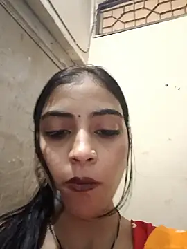 Nandundi - Show pussy in public