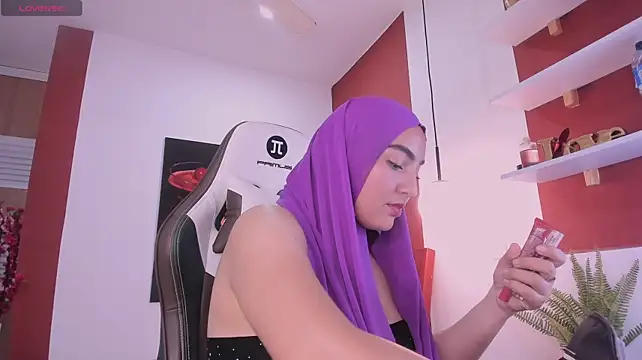 Malika_Noor - 2 finger pussy