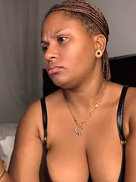 Madelltheebony - Fuck my pussy with my finger