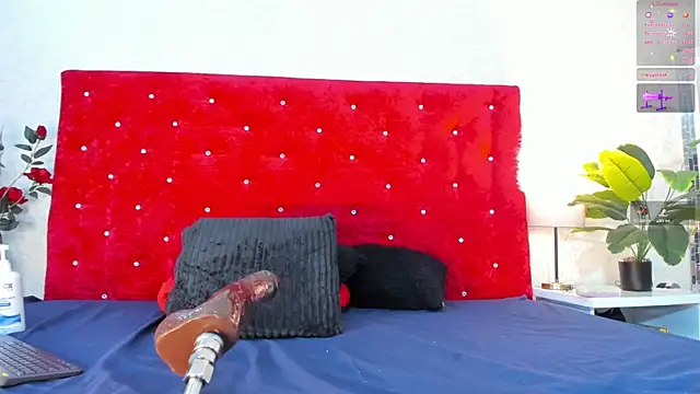 PaulinasaeEnz - Sex machine with remote control + squi