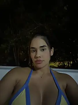 BellaLeclair_ - My friend lick my tit👅