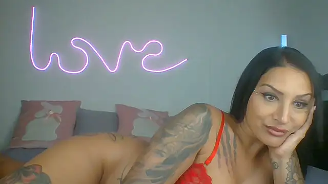 JuliaVegaOff - gode chatte / dildo pussy nue naked