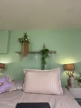 AlessiaVallmont - Place a pillow with domi on my clit