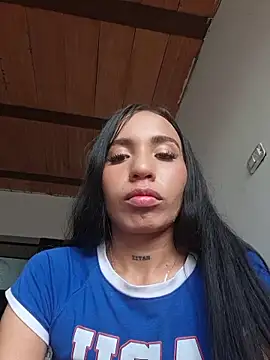 Marly_lovee - Show tits