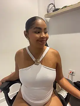 Anais_aradia - Show ass + spank ass