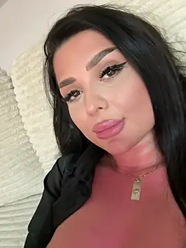 KylieKroftt - tease me please me