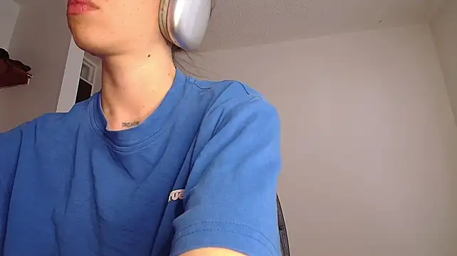 Sara_lee01 - Sensual dance + close-up teasing