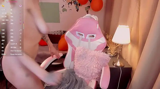 KellyStarlight - Fuck my pussy with a dildo up close
