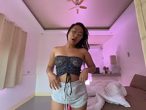 Juliet_official_pro - Fully Naked tease in the bed