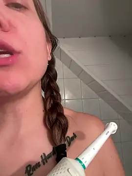 Nature_Melina - Oil Ass & Spank