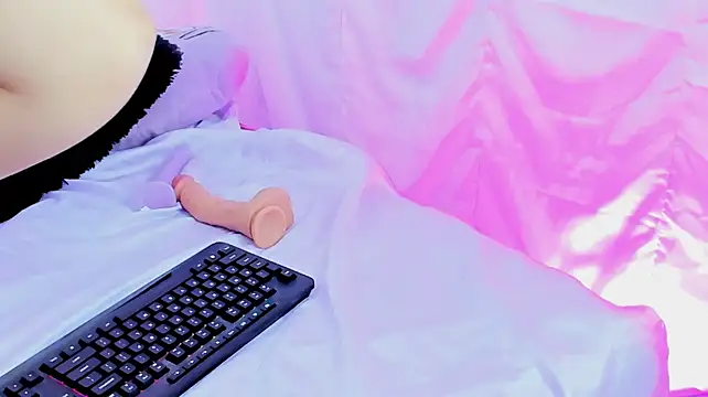 SakuraFantasy - Show boobs + spit boobs