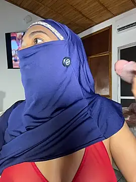 Yuli_arabic - Close up clit play wet and creamy