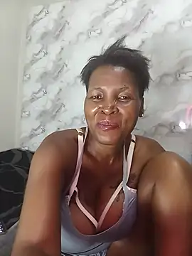 JUNIORBLACKBEAUTYJUXX01 - suck dildo