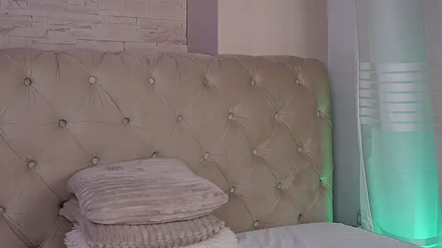 Sara_SweetXX - Body Tease !