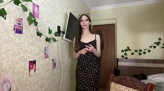 KoriLevander - Play with your hair