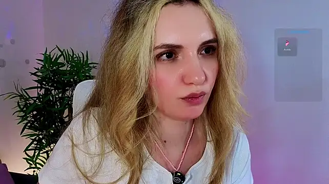 Cute_cake - dildo in pussy